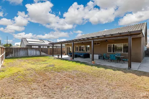 9512 Red Pine Dr, Shafter, CA 93263 photo 42