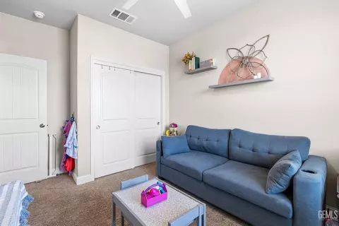 9512 Red Pine Dr, Shafter, CA 93263 photo 10