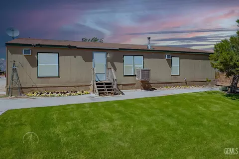 26361 Olanche St, Mojave, CA 93501 photo 2