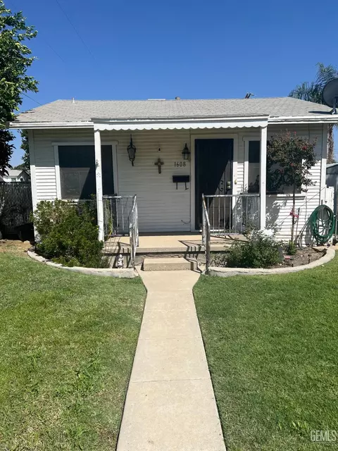 1608 Hurrle St, Bakersfield, CA 93308