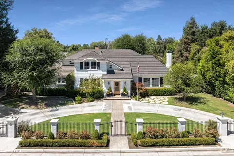 2307 Pine St, Bakersfield, CA 93301