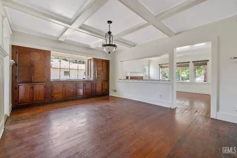Living - 2020 B St, Bakersfield, CA 93301 photo 6 of 6