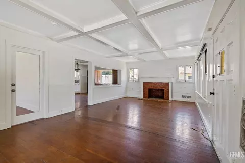 Living - 2020 B St, Bakersfield, CA 93301 photo 1 of 6