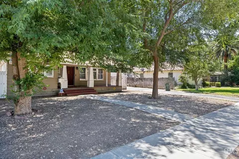 Exterior - 2020 B St, Bakersfield, CA 93301 photo 1 of 10