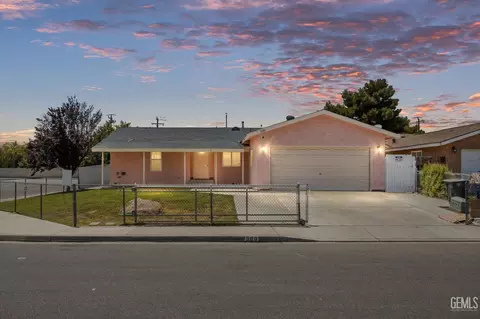 500 Dunninger St, Bakersfield, CA 93307 photo 1