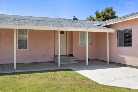 500 Dunninger St, Bakersfield, CA 93307 photo 3