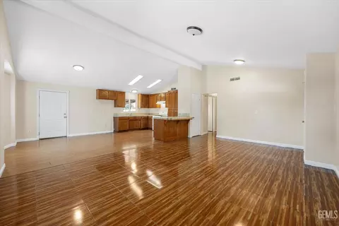 500 Dunninger St, Bakersfield, CA 93307 photo 15