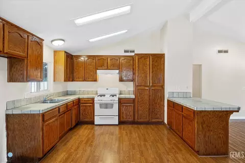 500 Dunninger St, Bakersfield, CA 93307 photo 18