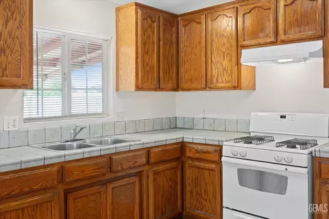 500 Dunninger St, Bakersfield, CA 93307 photo 21