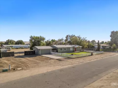 28115 Mcclaren Ave, Taft, CA 93268 photo 2