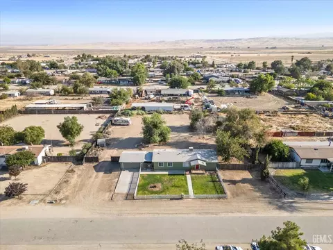 28115 Mcclaren Ave, Taft, CA 93268 photo 3