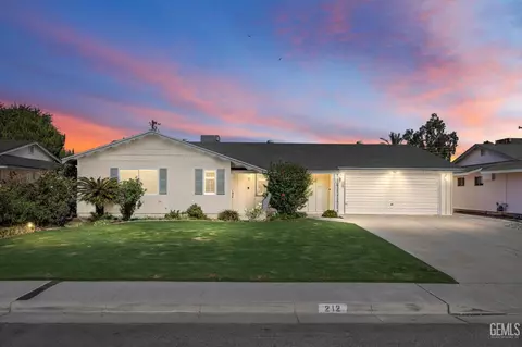 212 River Oaks Dr, Bakersfield, CA 93309
