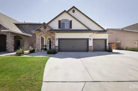 9121 Red Pine Dr, Shafter, CA 93263 photo 1
