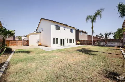 9121 Red Pine Dr, Shafter, CA 93263 photo 30