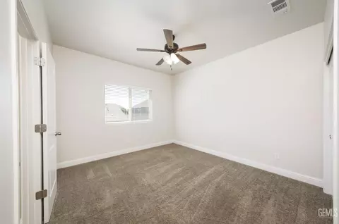 9121 Red Pine Dr, Shafter, CA 93263 photo 17