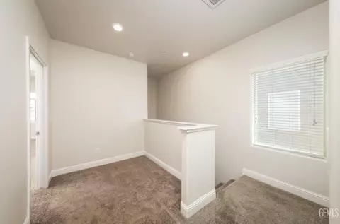 9121 Red Pine Dr, Shafter, CA 93263 photo 6
