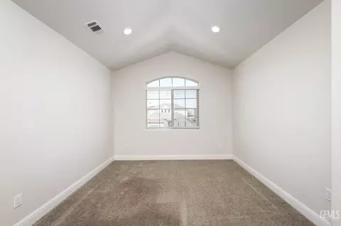 9121 Red Pine Dr, Shafter, CA 93263 photo 8