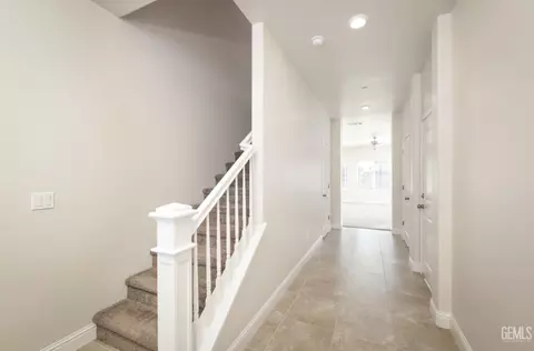 9121 Red Pine Dr, Shafter, CA 93263 photo 18