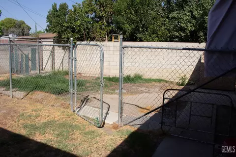 Exterior - 3112 Erwin St, Bakersfield, CA 93304 photo 2 of 2