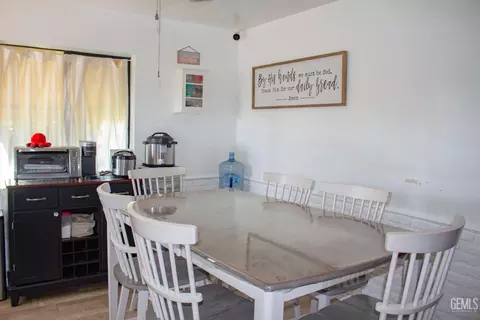 Dining - 3112 Erwin St, Bakersfield, CA 93304 photo 1 of 1