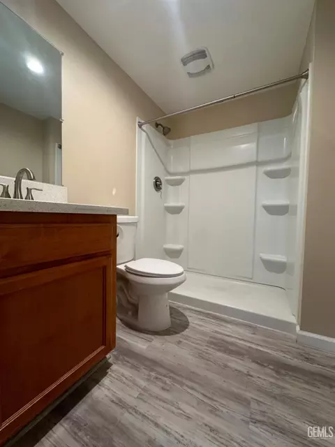 213 E San Emidio St, Taft, CA 93268 photo 12