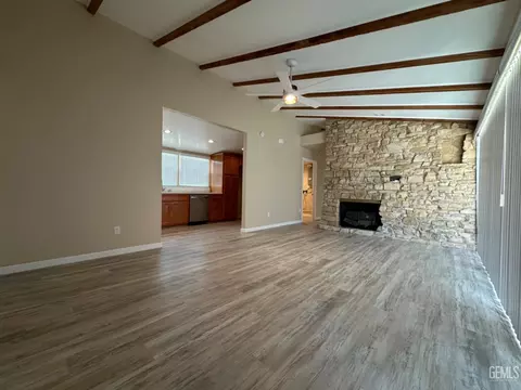 213 E San Emidio St, Taft, CA 93268 photo 3