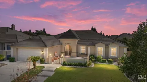 11009 Strathaven St, Bakersfield, CA 93312