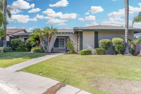 Exterior - 206 Robin Way, Taft, CA 93268 photo 2 of 14