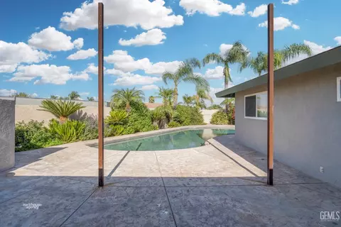 Exterior - 206 Robin Way, Taft, CA 93268 photo 5 of 14