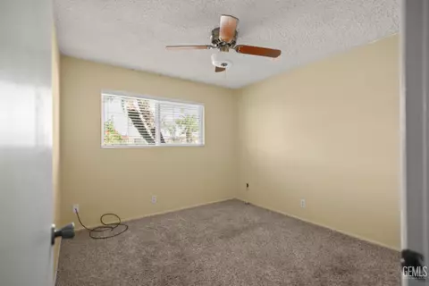 Bedroom - 206 Robin Way, Taft, CA 93268 photo 2 of 5