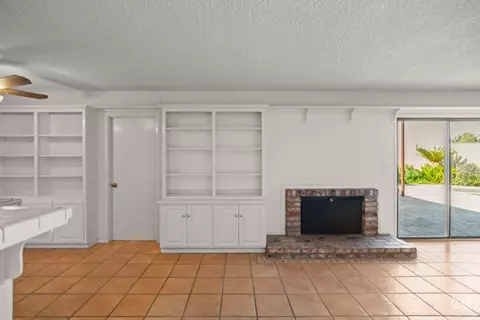 Living - 206 Robin Way, Taft, CA 93268 photo 6 of 8