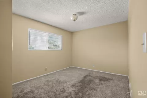 Bedroom - 206 Robin Way, Taft, CA 93268 photo 1 of 5