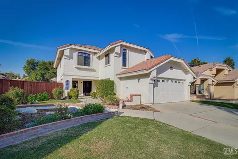 621 Berwick St, Bakersfield, CA 93311