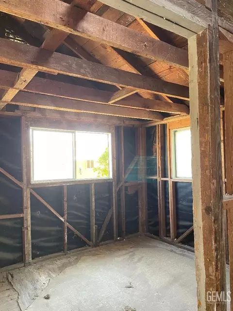 412 Polk St, Taft, CA 93268 photo 7