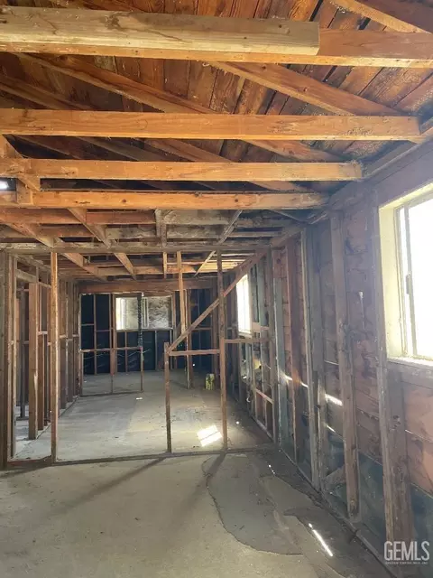 412 Polk St, Taft, CA 93268 photo 9
