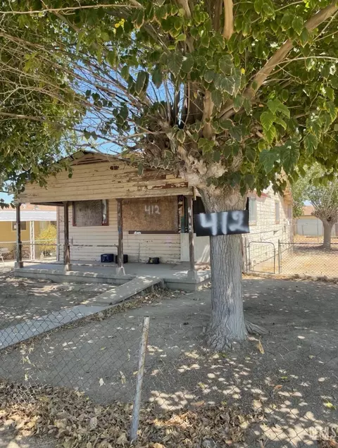 412 Polk St, Taft, CA 93268 photo 1