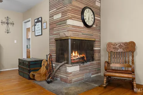 Other - 305 E Lucard St, Taft, CA 93268 photo 4 of 7