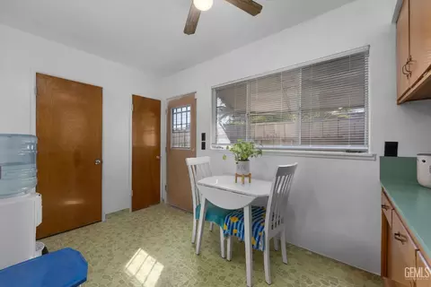Dining - 305 E Lucard St, Taft, CA 93268 photo 1 of 1