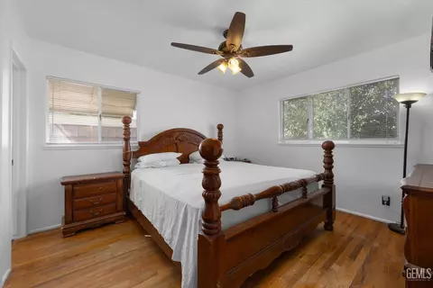 Bedroom - 305 E Lucard St, Taft, CA 93268 photo 2 of 3