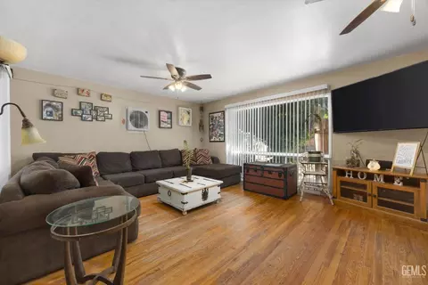 Other - 305 E Lucard St, Taft, CA 93268 photo 2 of 7