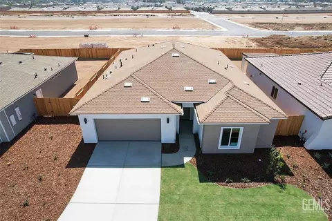 View/Area - 8421 Basalt St, Bakersfield, CA 93314 photo 2 of 3