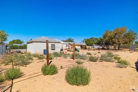 13170 Gilbert St, North Edwards, CA 93523 photo 39