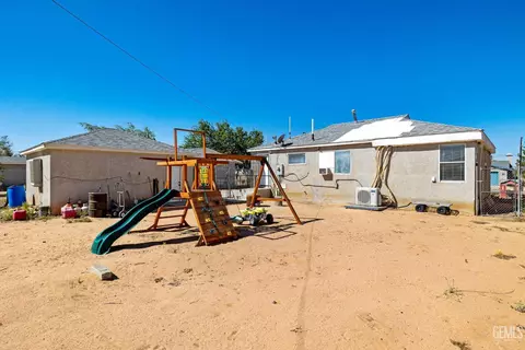13170 Gilbert St, North Edwards, CA 93523 photo 41