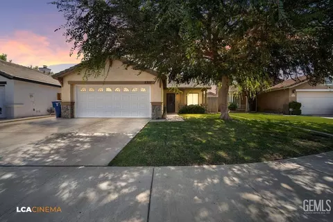 8307 Hemlock Ct, Bakersfield, CA 93311