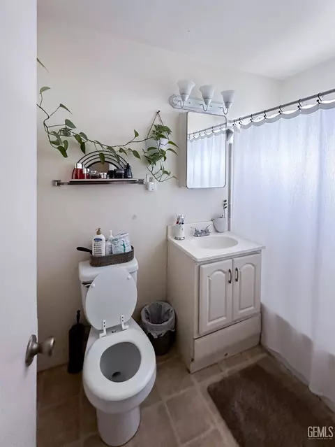 2407 19th St, Bakersfield, CA 93301 photo 10
