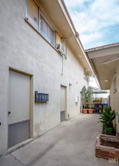 2407 19th St, Bakersfield, CA 93301 photo 16