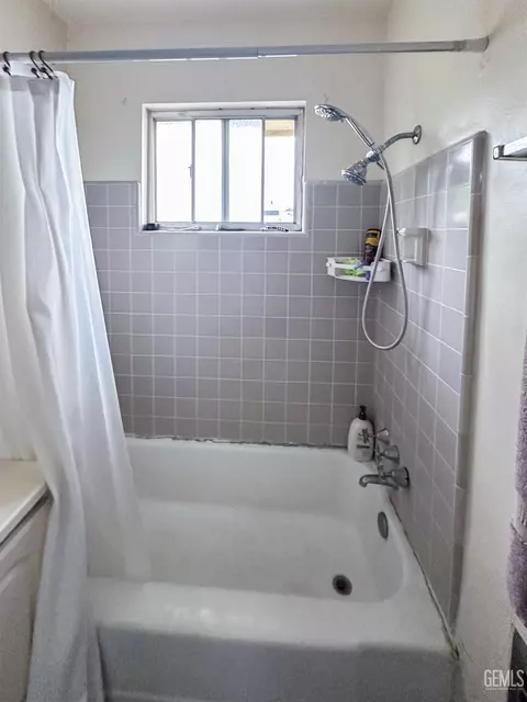 2407 19th St, Bakersfield, CA 93301 photo 11