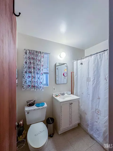 2407 19th St, Bakersfield, CA 93301 photo 7