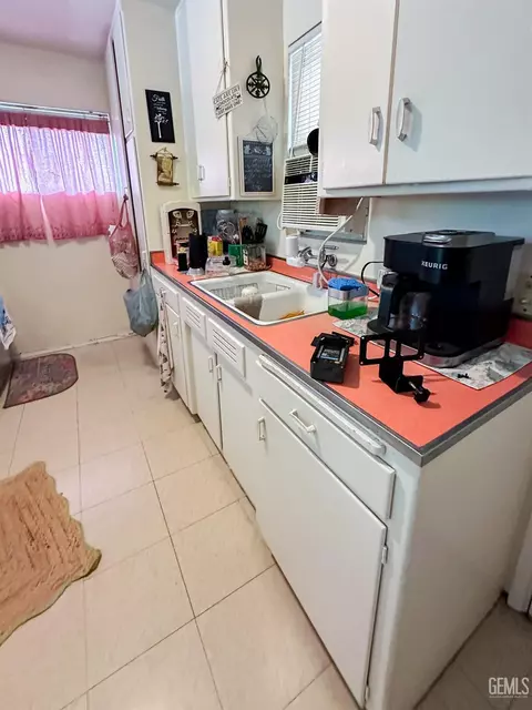 2407 19th St, Bakersfield, CA 93301 photo 6