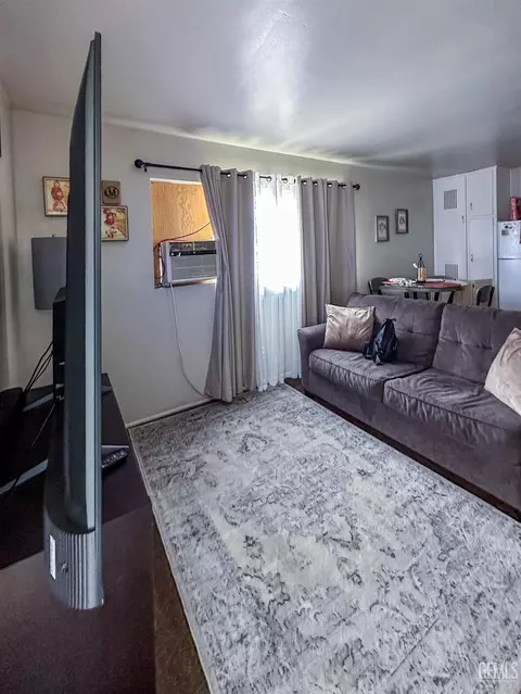 2407 19th St, Bakersfield, CA 93301 photo 9